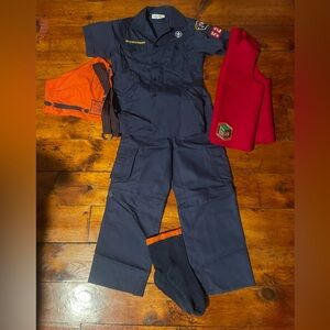 Boy Scouts of America Cub Scout full uniform. Boys medium. EUC